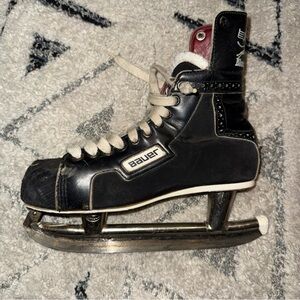 Vintage Bauer Black Ice Hockey Skates black panther. Left skate only